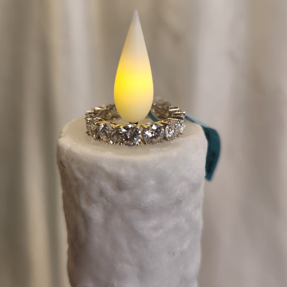 Moissanite And Sterling Silver Ring Size 8 - Picture 7 of 7